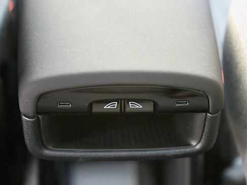 New 2025 Volvo EX30 Ultra w/ Protection Package Premier image 22