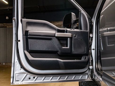 Used 2022 Ford F350 Platinum w/ FX4 Off-Road Package image 32