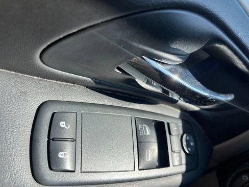Used 2013 Dodge Grand Caravan SE FWD image 21