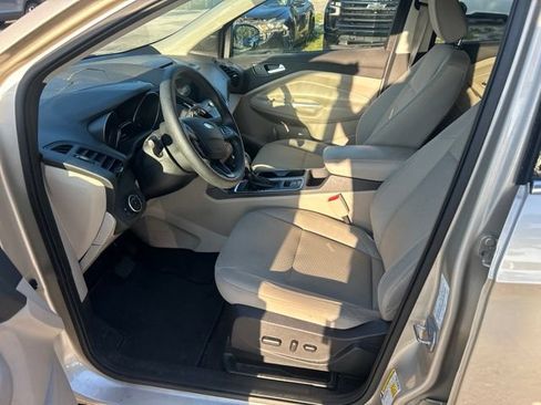 Used 2018 Ford Escape SE w/ SE Sync 3 Package AWD/4WD image 5