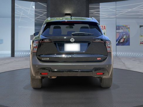 Used 2025 Nissan Kicks SR w/ SR Premium Package FWD image 5