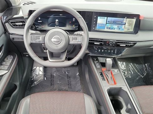 New 2025 Nissan Kicks SR image 5