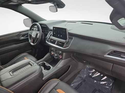 Used 2022 GMC Yukon XL AT4 w/ Technology Package AWD/4WD image 39
