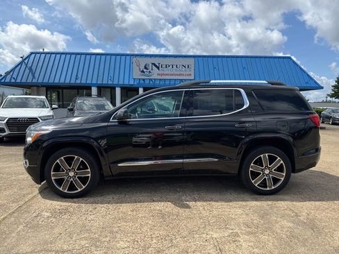 Used 2018 GMC Acadia Denali w/ Technology Package image 8