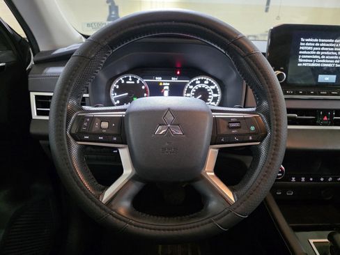 Used 2022 Mitsubishi Outlander SE image 20