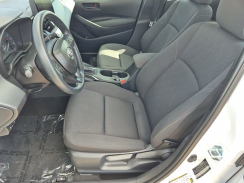 Used 2025 Toyota Corolla LE FWD image 17