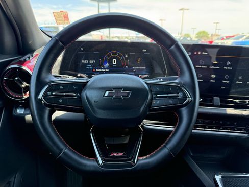Used 2025 Chevrolet Equinox RS AWD/4WD image 17