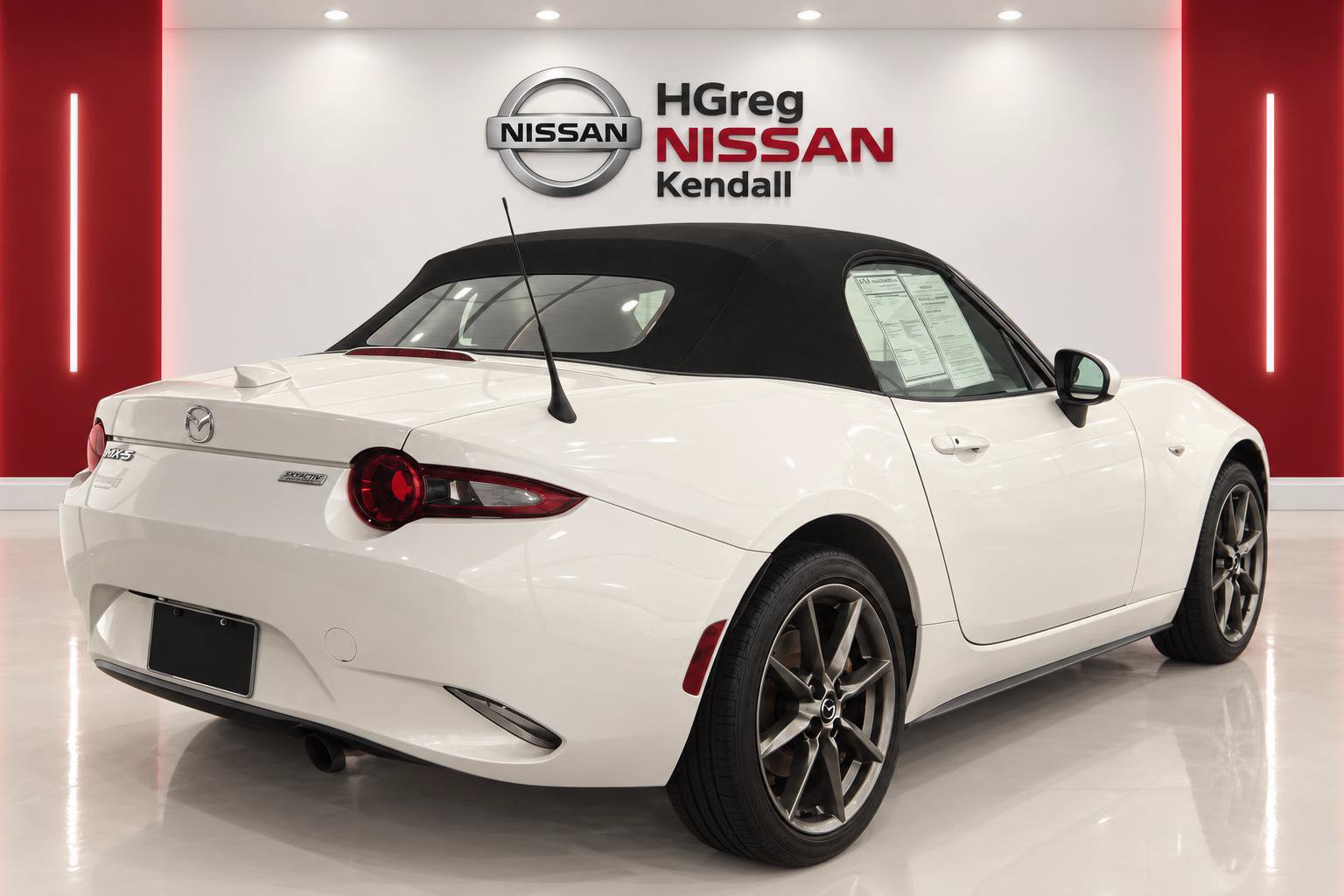 Used 2016 MAZDA MX-5 Miata Grand Touring RWD image 4