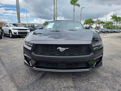 Used 2025 Ford Mustang Premium RWD image 5