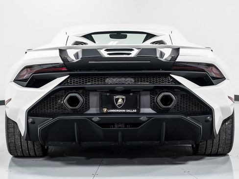 Used 2024 Lamborghini Huracan Tecnica RWD image 4