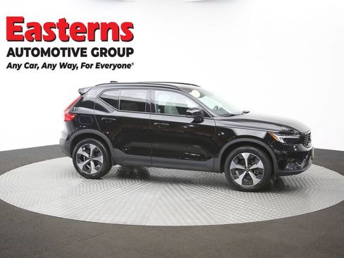 Used 2023 Volvo XC40 B4 Ultimate FWD image 41