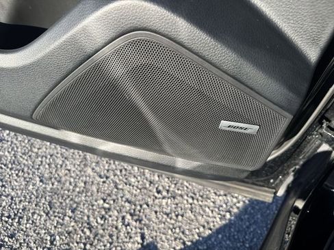 Used 2019 Porsche Cayenne Base image 27