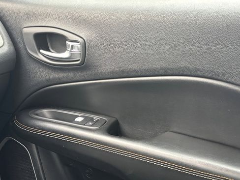 Used 2019 Jeep Compass Latitude w/ Popular Equipment Group image 30