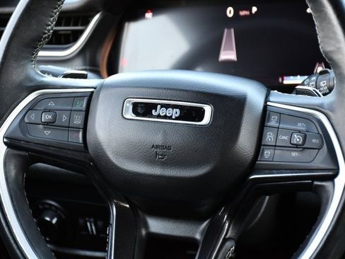 Used 2022 Jeep Grand Cherokee Altitude image 20