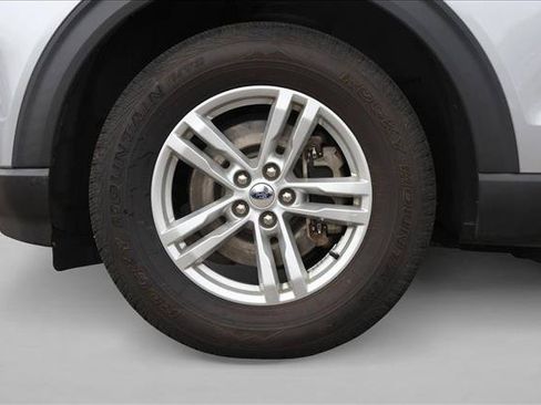 Used 2022 Ford Explorer XLT w/ Class IV Trailer Tow Package AWD/4WD image 9