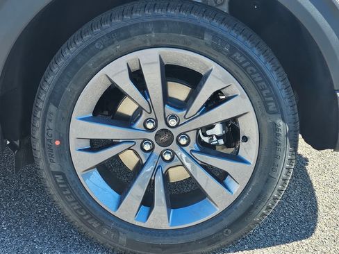 New 2026 Ford Explorer Active w/ Active Comfort Package image 29