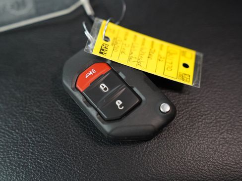 Used 2022 Jeep Wrangler Unlimited Sport AWD/4WD image 33