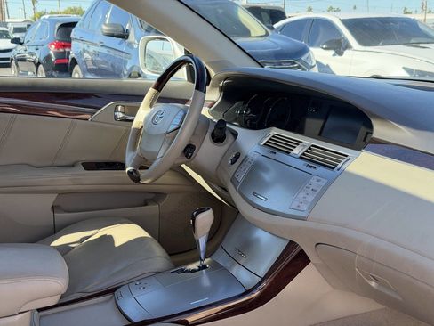 Used 2009 Toyota Avalon Limited image 34
