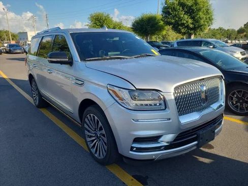 Used 2018 Lincoln Navigator Reserve AWD/4WD image 6