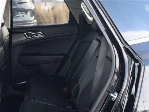 Used 2025 Kia Sportage EX image 19