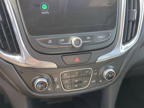 Used 2020 Chevrolet Equinox Premier w/ LPO, Floor Liner Package image 18