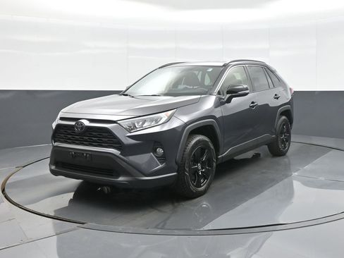 Used 2020 Toyota RAV4 XLE w/ All Weather Liner Package AWD/4WD image 5