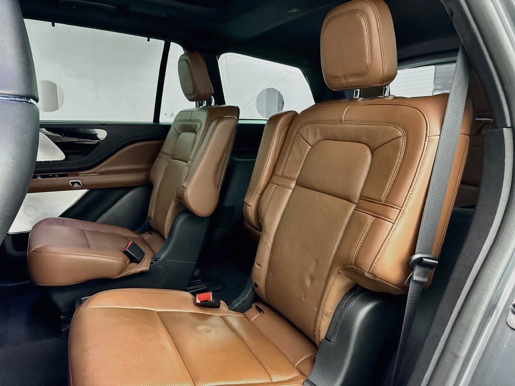Used 2022 Lincoln Aviator Reserve w/ Equipment Group 201A RWD image 25