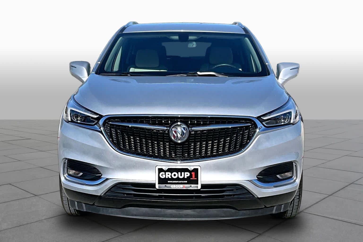 Used 2020 Buick Enclave Essence FWD image 3