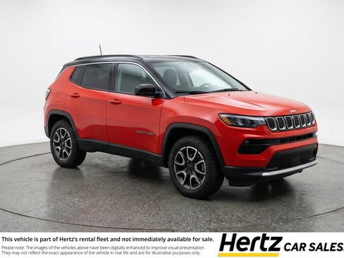 Used 2025 Jeep Compass Trailhawk AWD/4WD image 1