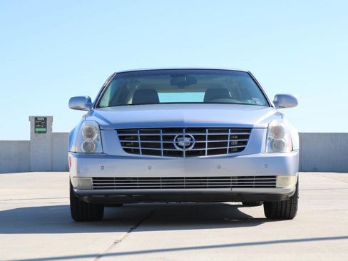 Used 2006 Cadillac DTS Performance image 4
