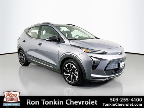 Used 2023 Chevrolet Bolt EUV Premier w/ Sun & Sound Package FWD image 1