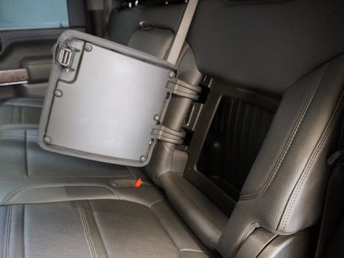 Used 2022 GMC Sierra 2500 Denali w/ Denali Black Diamond Edition image 23