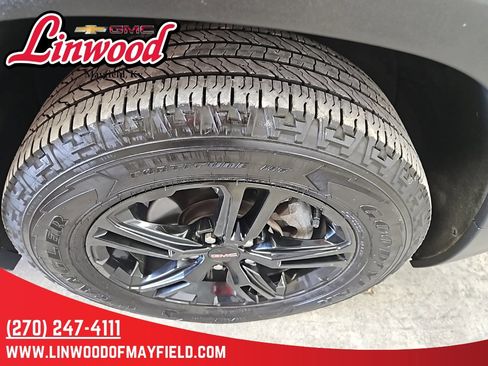 Used 2023 GMC Terrain AT4 image 9