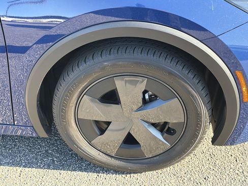 Certified 2024 Toyota Prius LE image 21