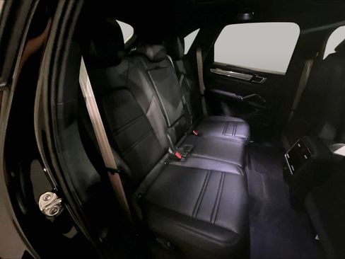 Used 2023 Porsche Cayenne S Platinum AWD/4WD image 19