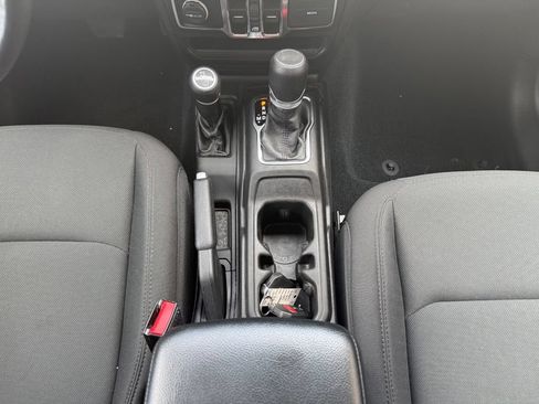 Used 2022 Jeep Wrangler Unlimited Sport AWD/4WD image 18