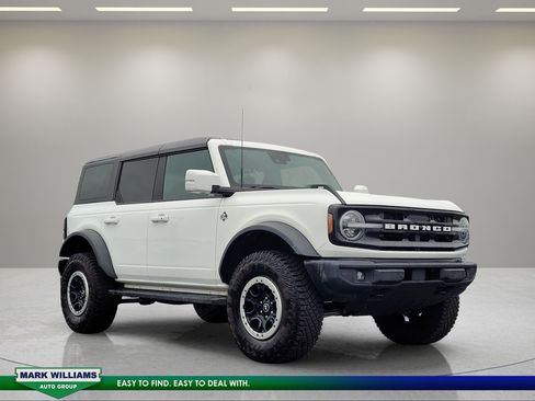 Used 2021 Ford Bronco Outer Banks w/ Sasquatch Package AWD/4WD image 1