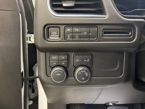 Used 2023 Chevrolet Suburban Premier AWD/4WD image 22