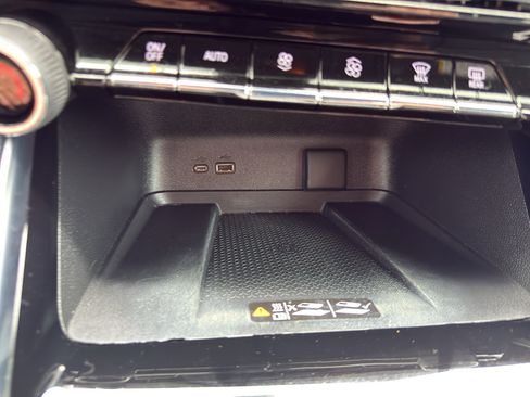 Certified 2024 Chevrolet Traverse Z71 w/ LPO, Floor Liner Package AWD/4WD image 21