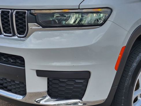 Used 2022 Jeep Grand Cherokee L Laredo w/ Luxury Tech Group I AWD/4WD image 8