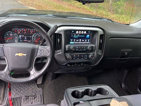 Used 2018 Chevrolet Silverado 1500 LT image 2