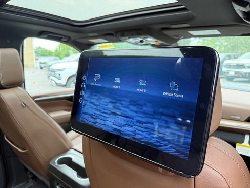 New 2026 Chevrolet Tahoe High Country AWD/4WD image 36