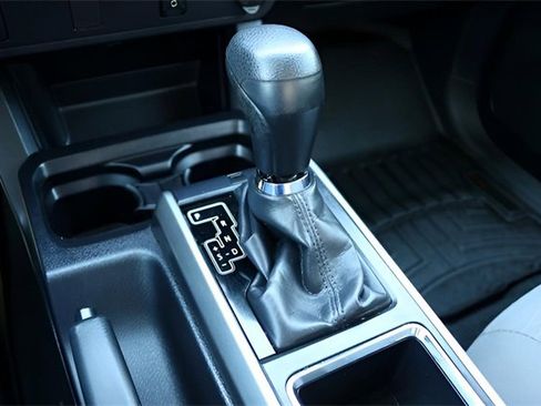 Used 2017 Toyota Tacoma SR5 image 22