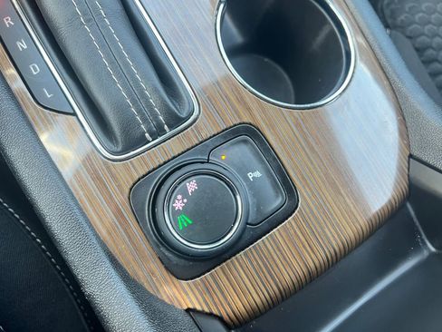 Used 2019 GMC Acadia SLE w/ Driver Alert Package I image 30