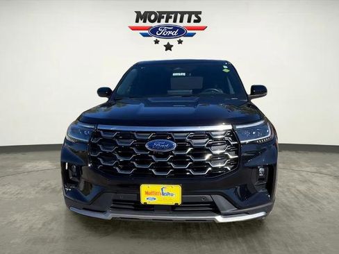 Certified 2025 Ford Explorer Platinum AWD/4WD image 8