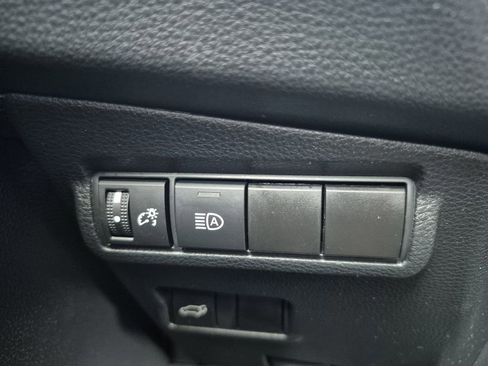 Used 2024 Toyota Corolla Cross XLE w/ Convenience Package image 27