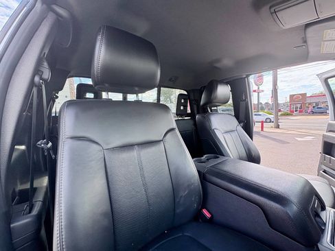 Used 2011 Ford F250 Lariat w/ Chrome Pkg image 28