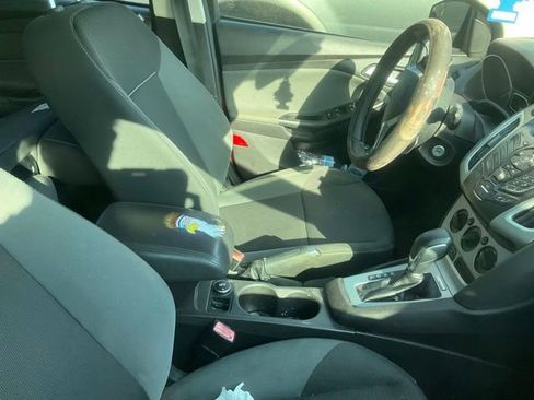 Used 2012 Ford Focus SE FWD image 3