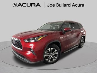 Used 2022 Toyota Highlander XLE FWD 360° Tour