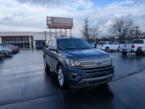 Used 2018 Ford Expedition Platinum image 2
